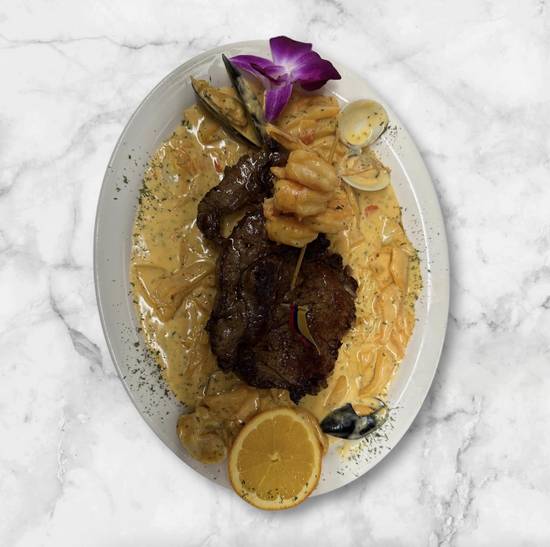 Churrasco a La Marinara / Sirloin Steak Topped With