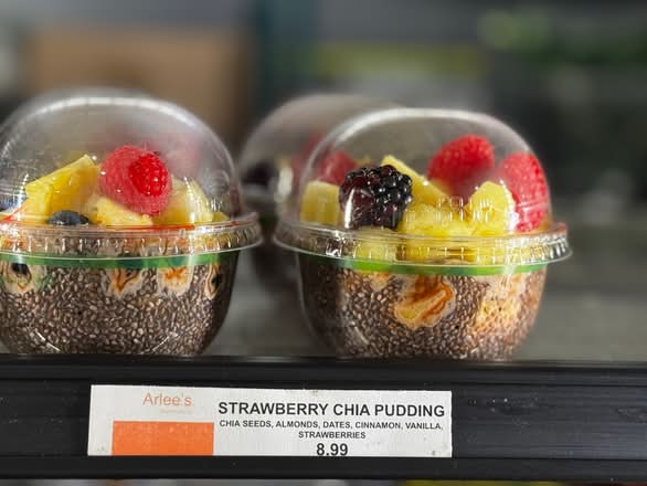 STRAWBERRY CHIA PUDDING