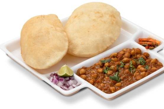 Chole Puri (2 pcs) + Chana Masala Curry