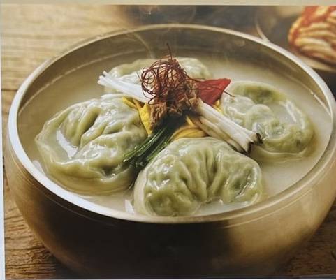 사골 손만두국 / Handmade Dumpling Soup