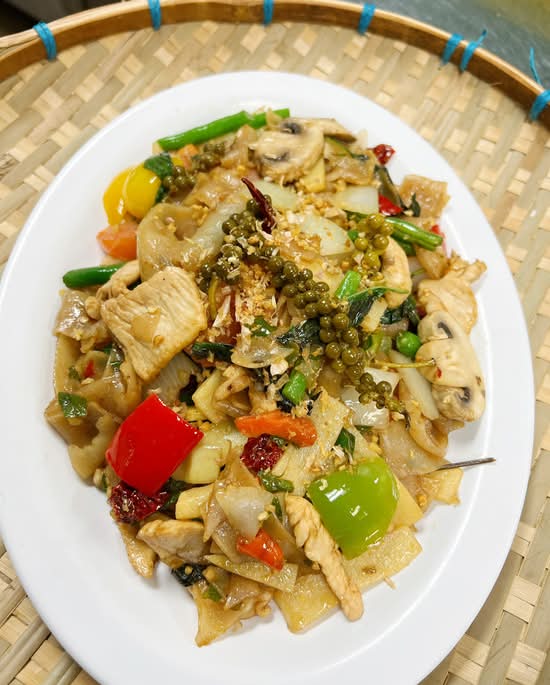 Pad Kee Mow ( Drunken Noodle)