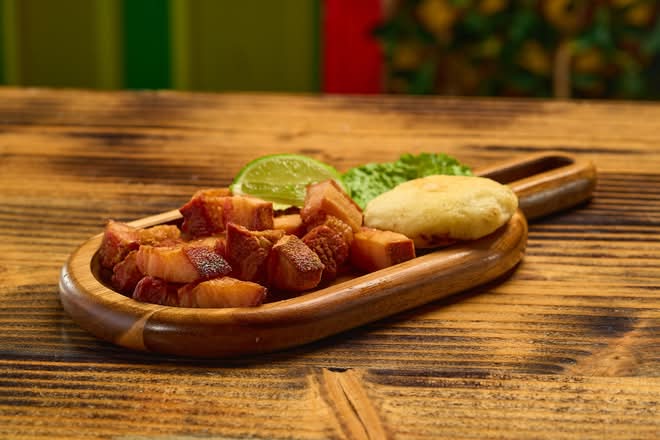 Smoked Fried Pork Belly w/ Corn Cake - Chicharron Ahumado c/ Arepa