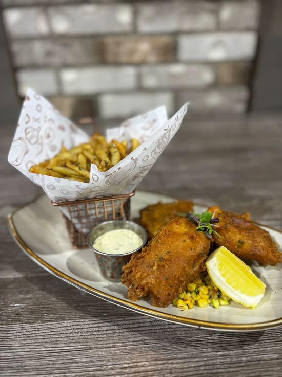 BATTERED FISH N’ CHIPS