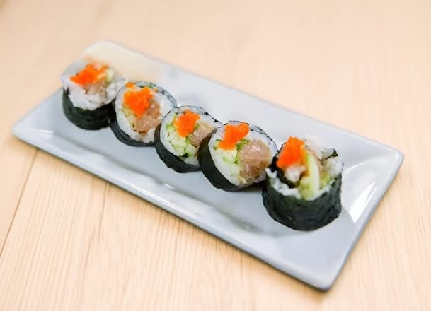 Spicy Albacore Roll ✦