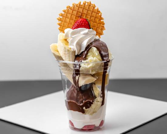 Banana Split in a Cup (16 oz)