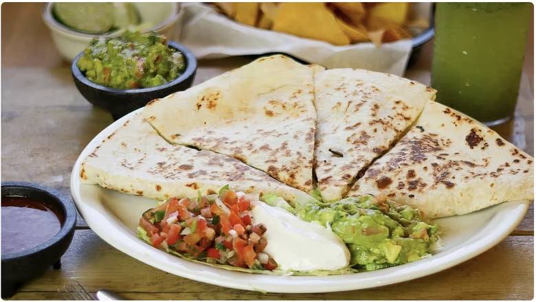 Quesadilla Los Cuates