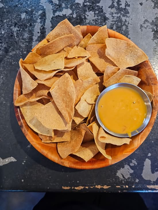 Chips & Queso