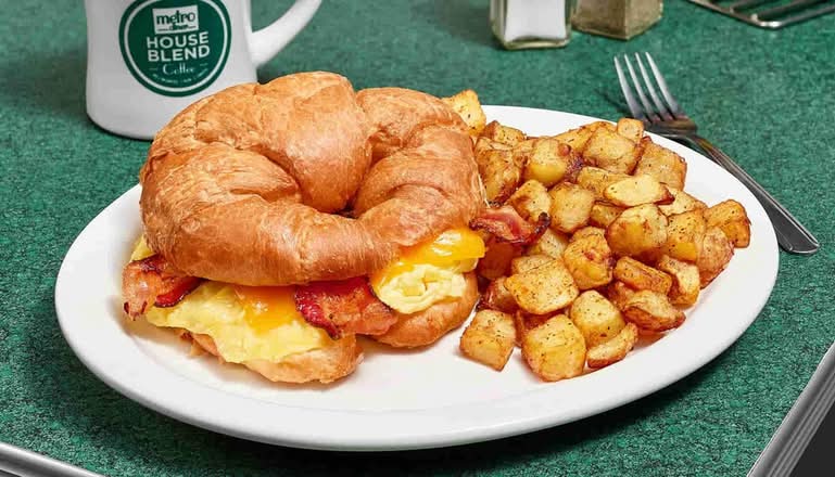 Bacon, Egg & Cheese Croissant