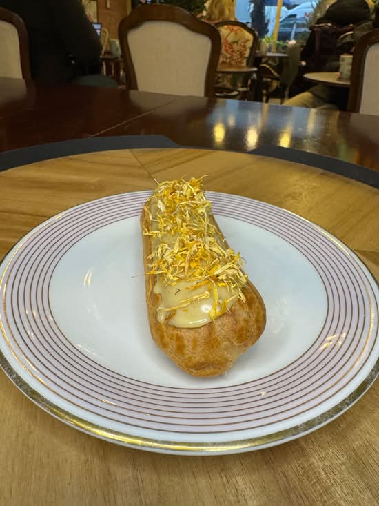 Pistacchio Eclair
