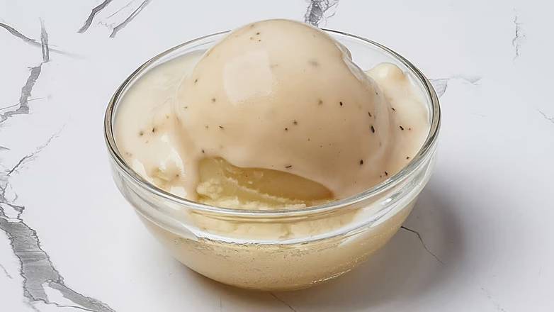 Mashed Potatoes with White Gravy