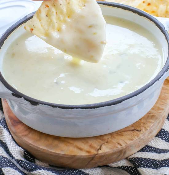Queso Dip & Chips