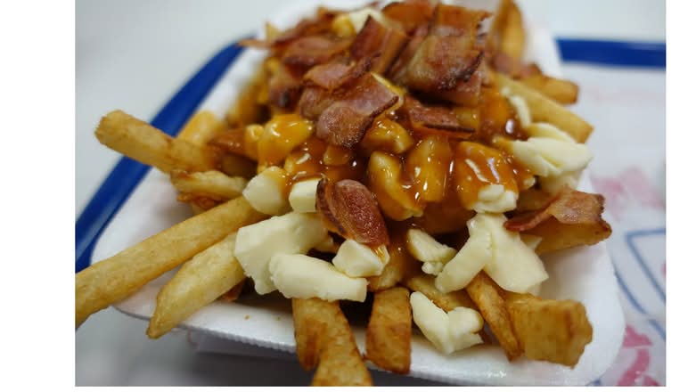 Large Bacon Poutine