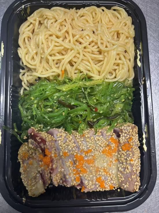 Pan Seared Tuna with Soba Noodle