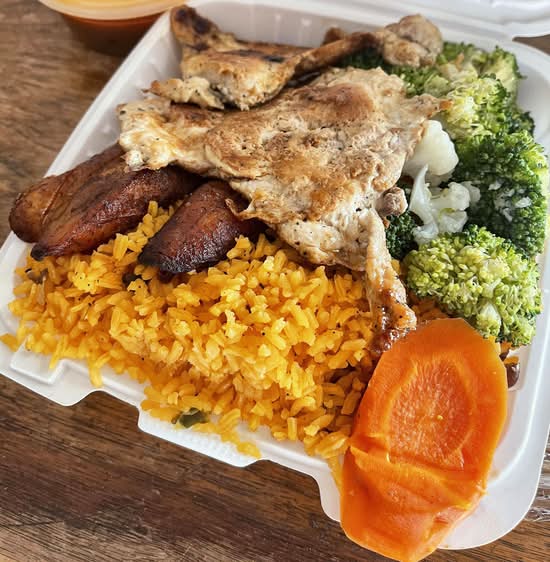 Grilled Chicken / Pollo a La Parrilla especial