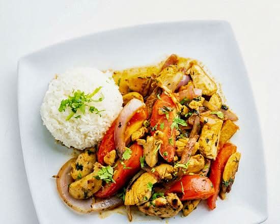 Pollo Saltado