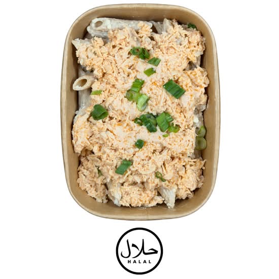 Buffalo Chicken White Mac N Cheese & Scallions