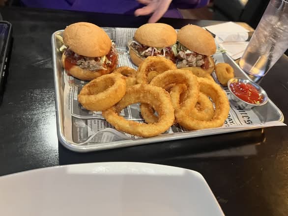 Pulled Chicken Sliders