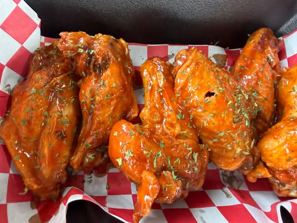 6 Buffalo Wings