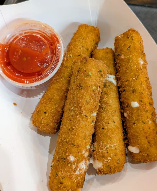 Mozzerella Sticks (4 pc)