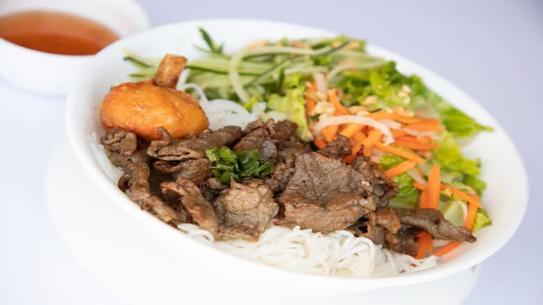 V2 Grilled Beef & Shrimp Paste