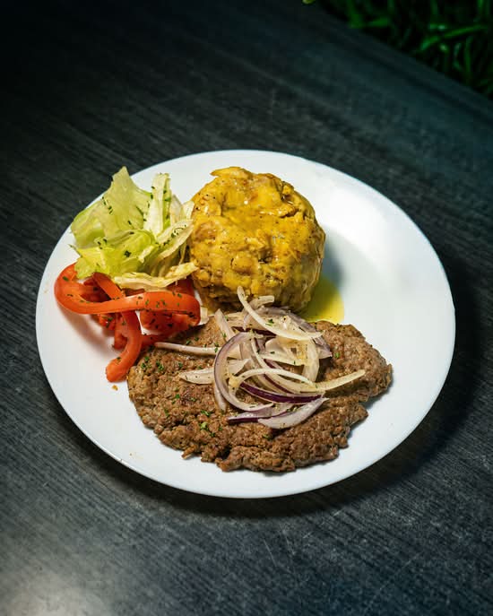 Biftec Encebollado