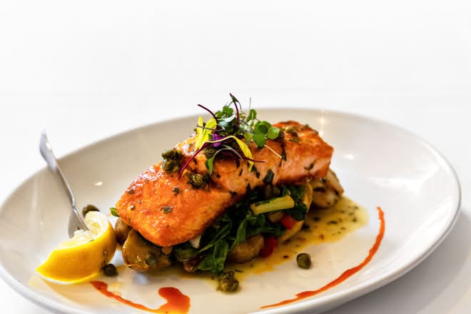 Salmone Saltado