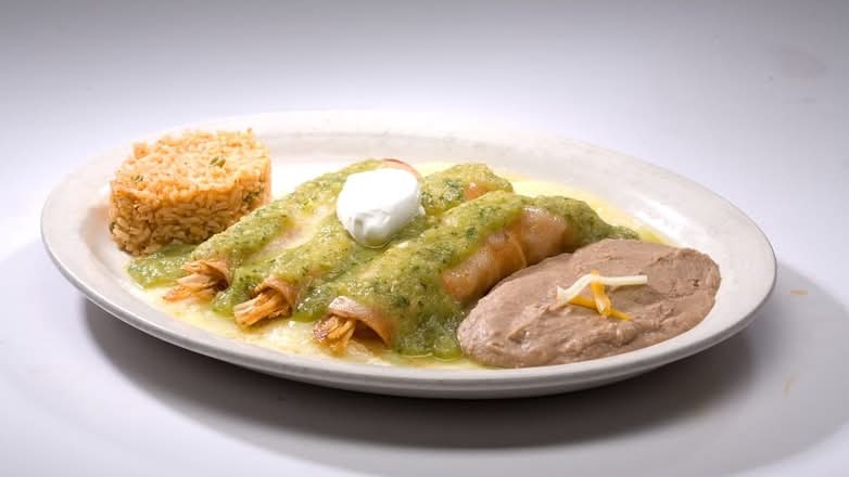 Verdes De Pollo Enchiladas