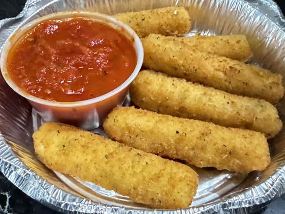 Mozzarella Sticks (6 pcs)