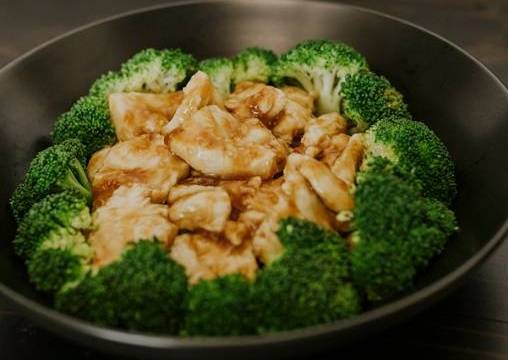 Ginger chicken with broccoli