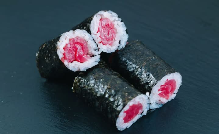 *Tuna Roll(C)