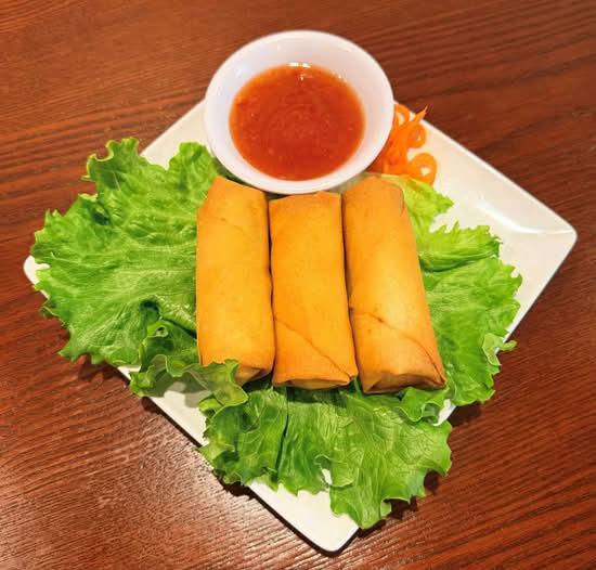 A6. Vietnamese Egg Roll (3)