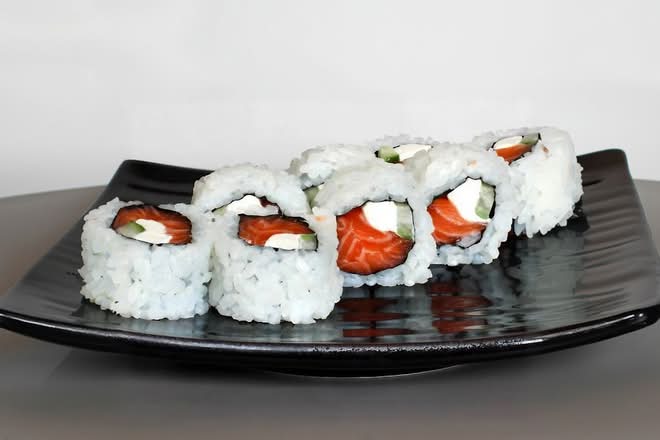 Eel & Avocado Roll