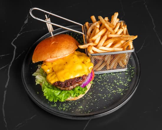 Classic Cheeseburger