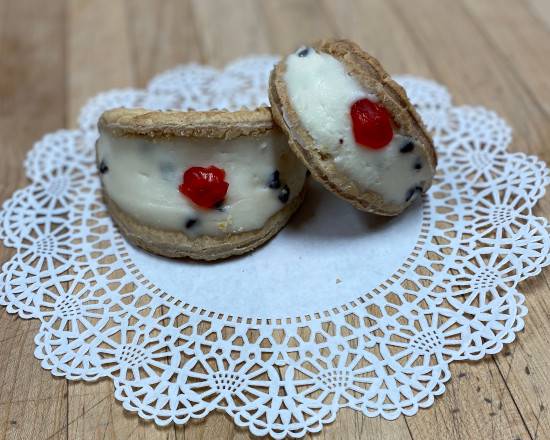 Cannoli Slit