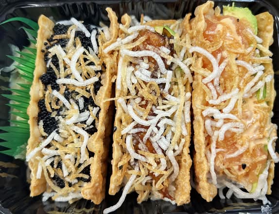 Sushi Taco (Salmon & Avocado)