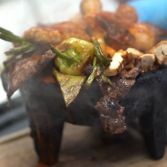 EL MOLCAJETE