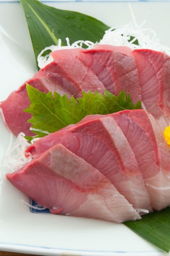 Hamachi (Yellowtail) Sashimi  3p