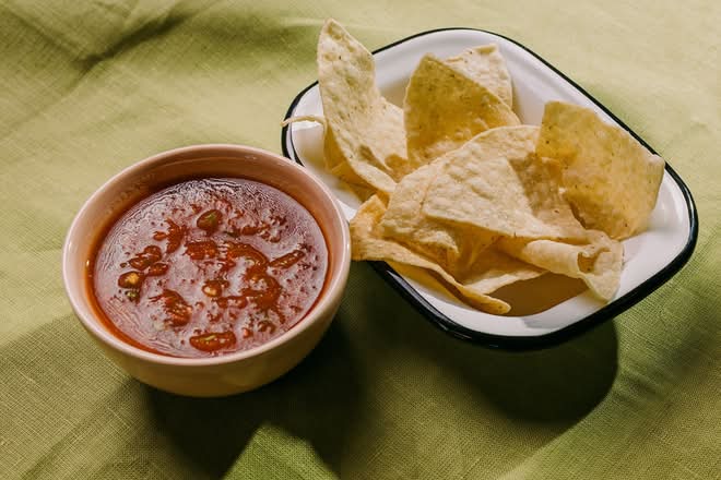 Chips & Salsa (5 oz)