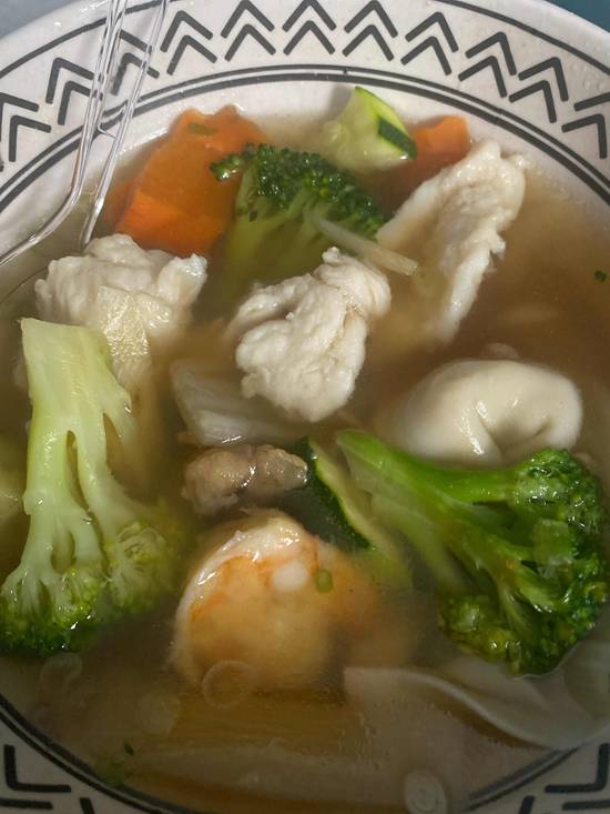 04. War Wonton Soup (32 oz.)