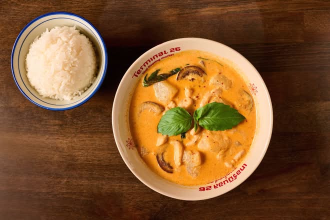 Floating Market Red Curry