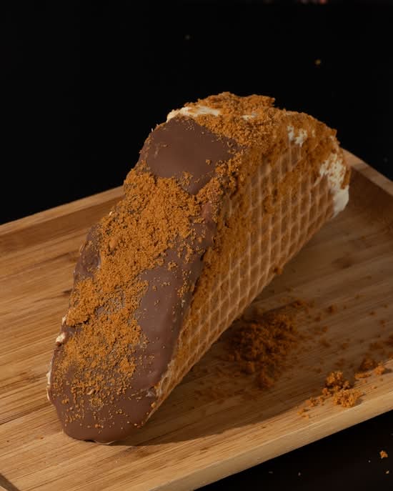 LOTUS BISCOFF TACO