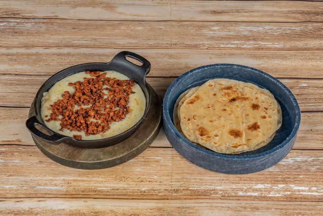 Queso Fundido Con Chorizo