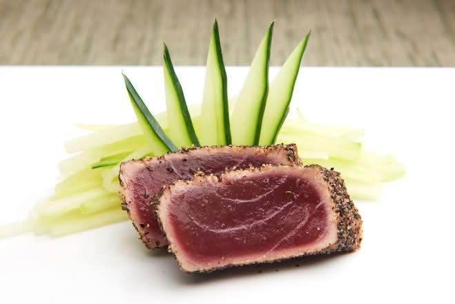 BLACK PEPPER TUNA SASHIMI