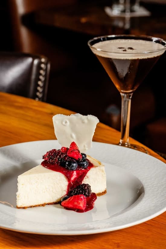 VANILLA BEAN CHEESECAKE