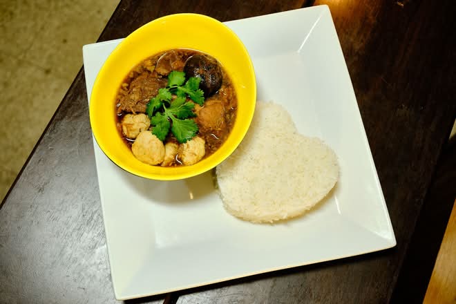 R007. Five Spice Pork Soup