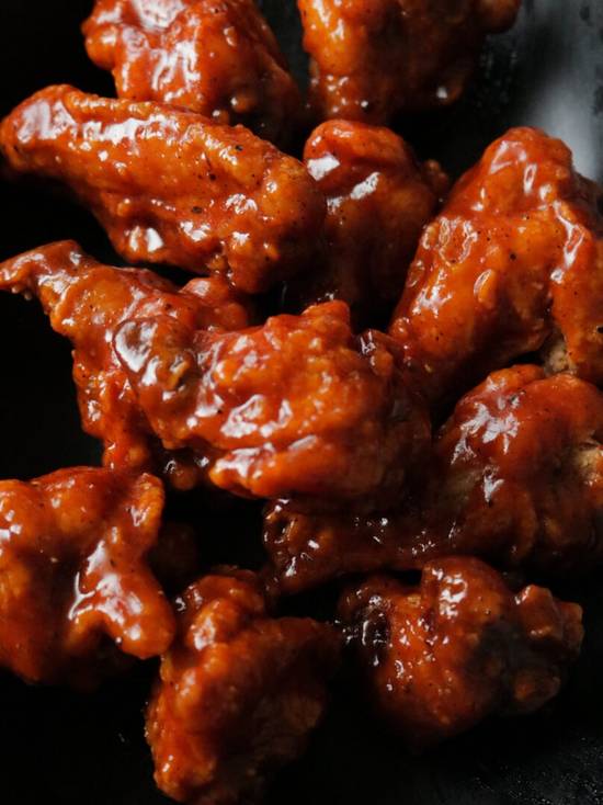 12 BBQ Wings