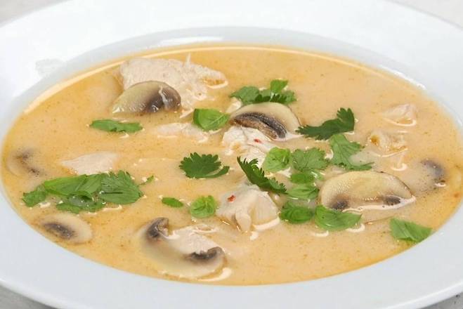 #39 Tom Kha