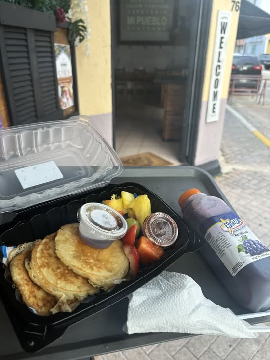 3 Pancakes + Frutas + Nutella