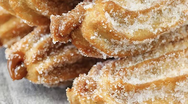 Churro Con Cajeta