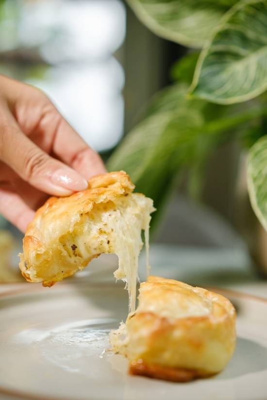 4 Cheese Empanada